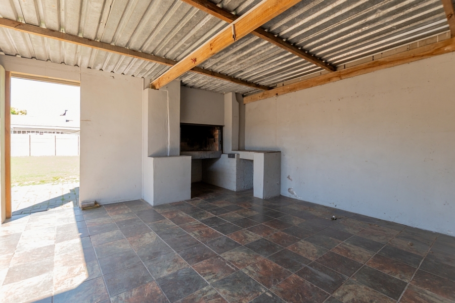 4 Bedroom Property for Sale in Velddrif Western Cape